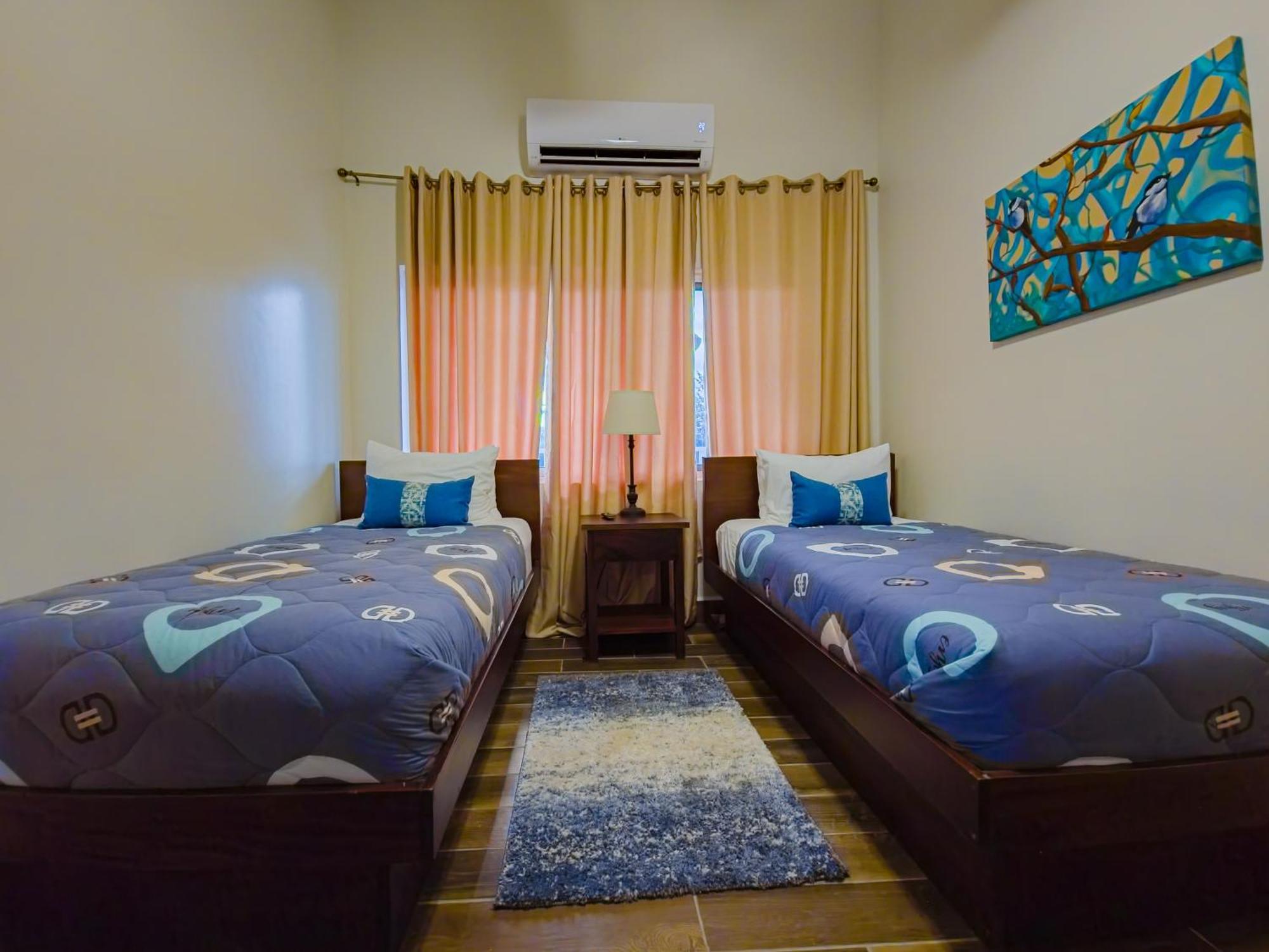 Louis' Apartments Placencia Экстерьер фото