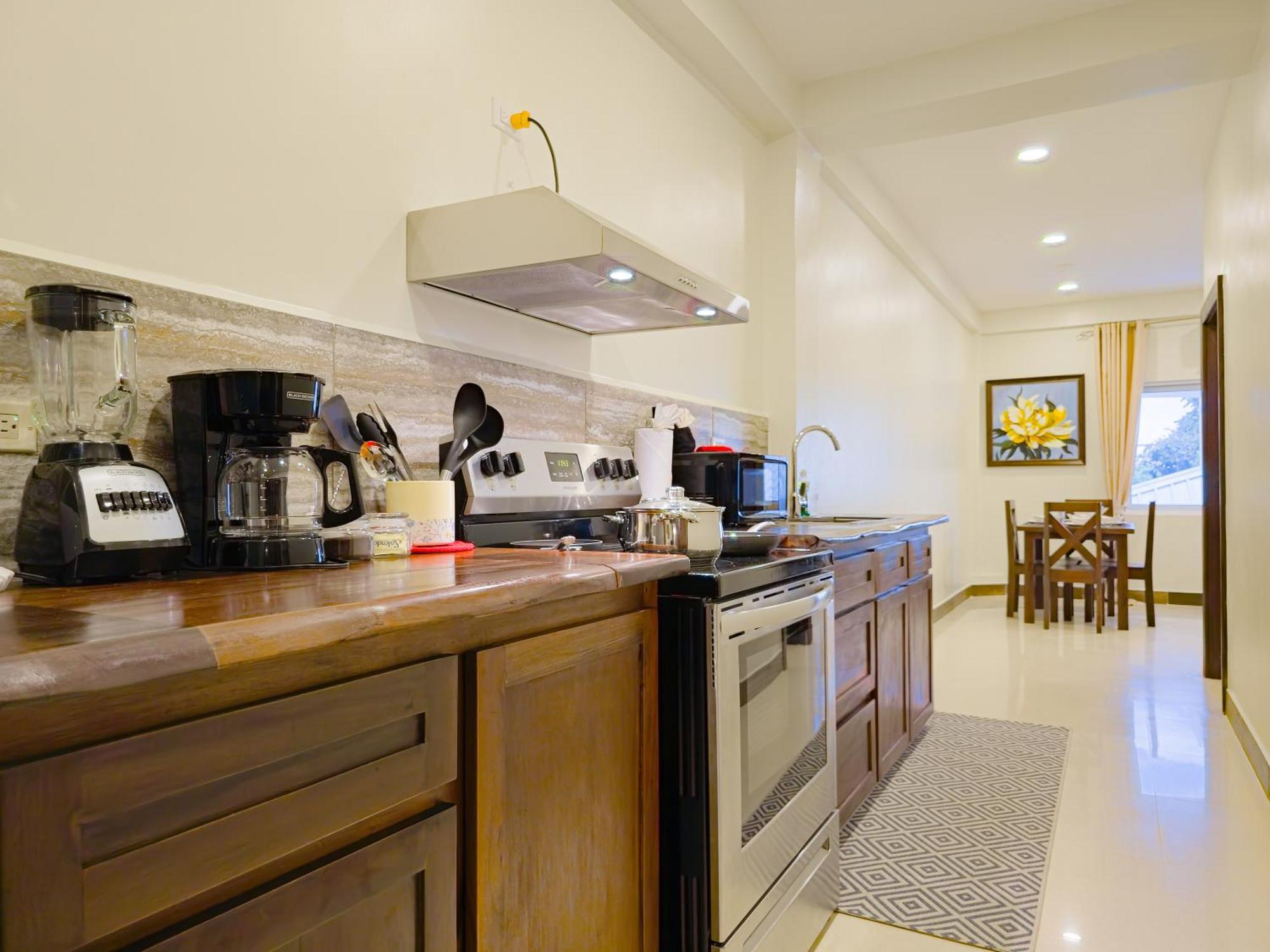 Louis' Apartments Placencia Экстерьер фото