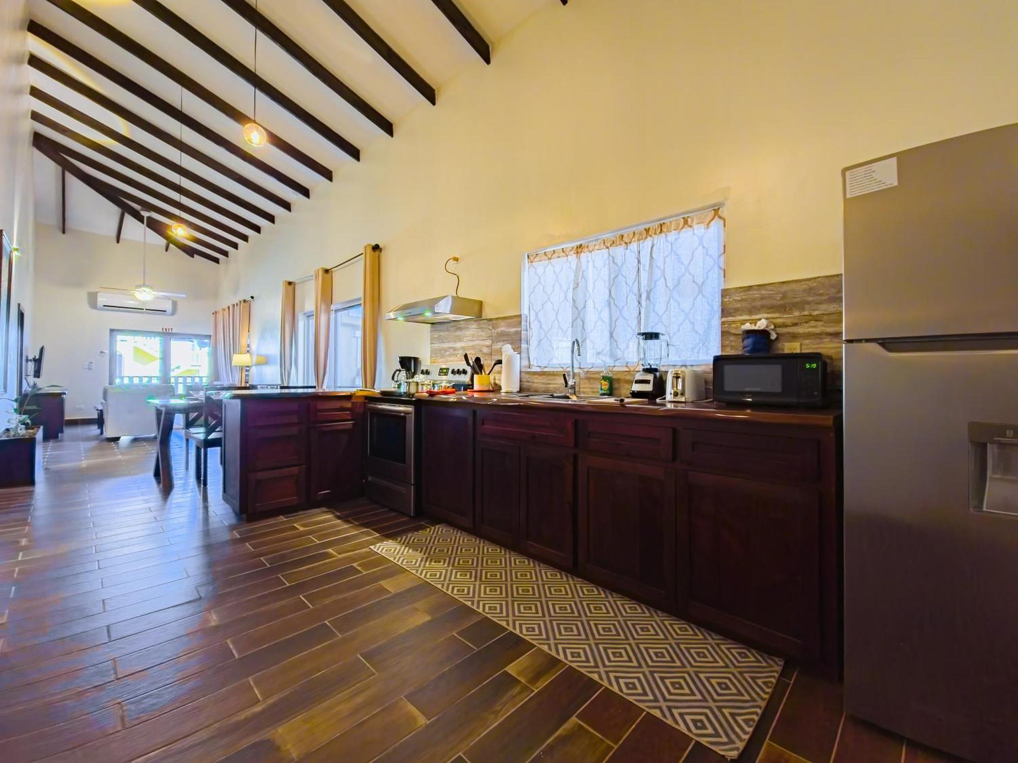 Louis' Apartments Placencia Экстерьер фото