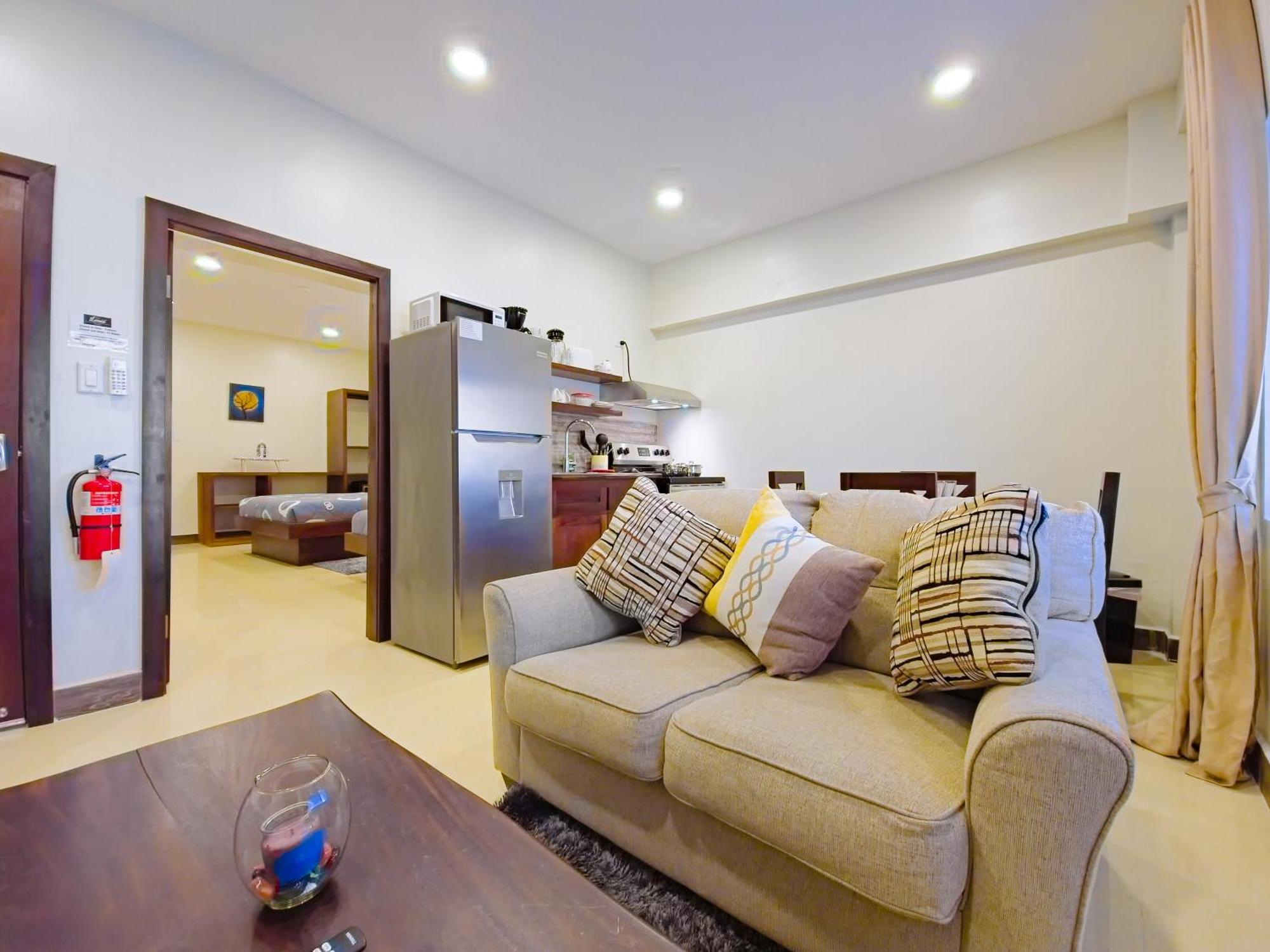 Louis' Apartments Placencia Экстерьер фото