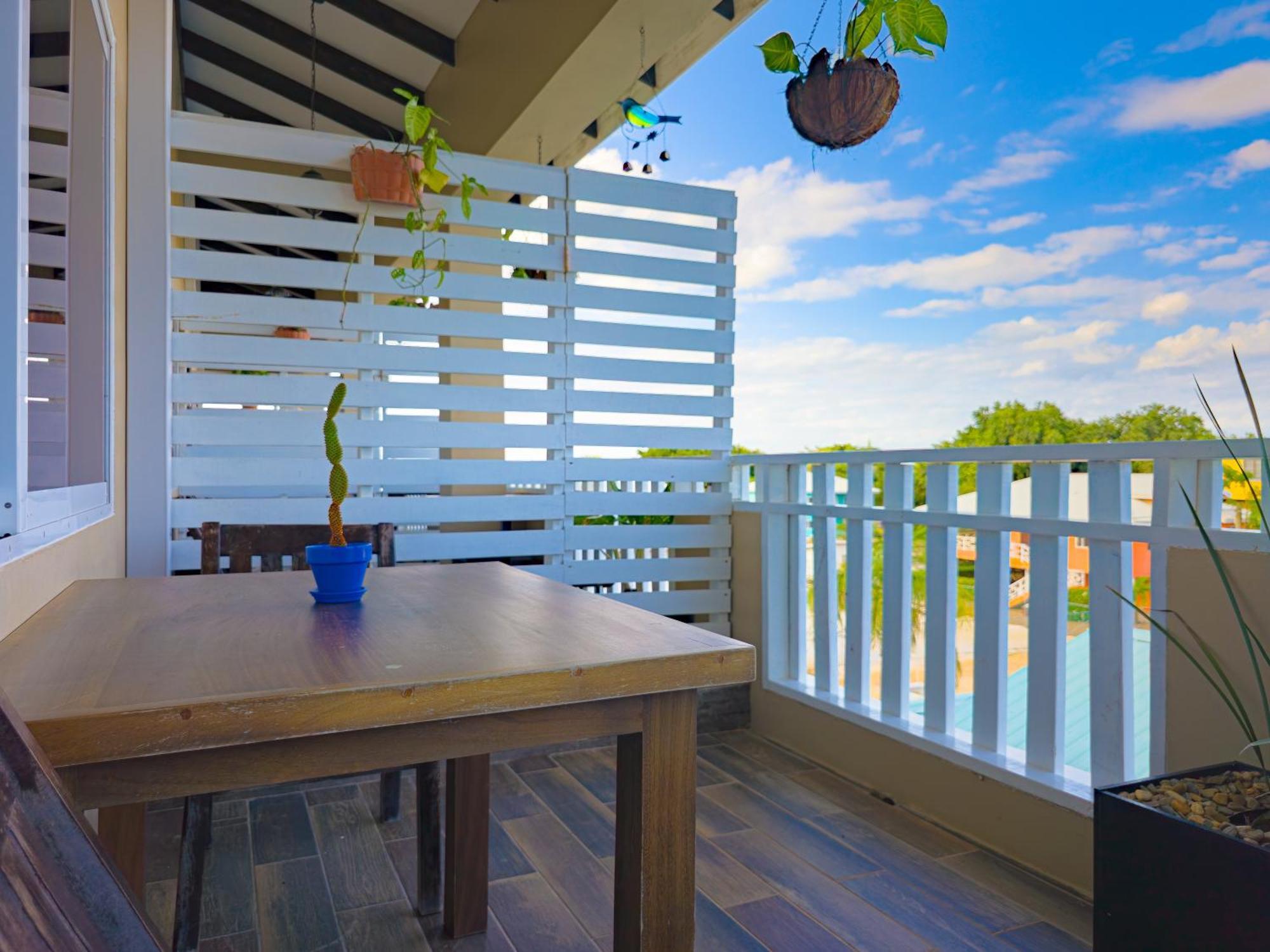 Louis' Apartments Placencia Экстерьер фото