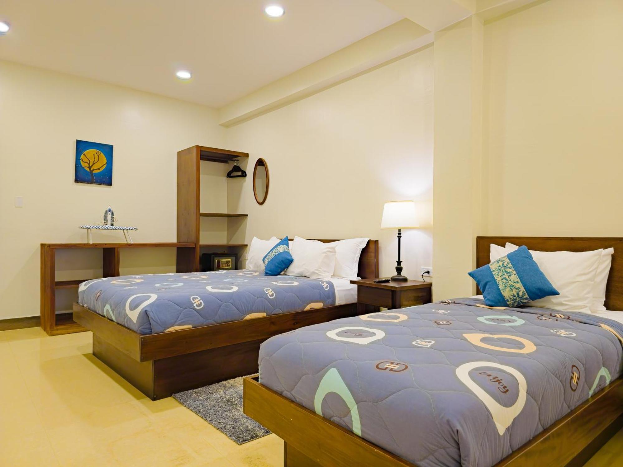 Louis' Apartments Placencia Экстерьер фото