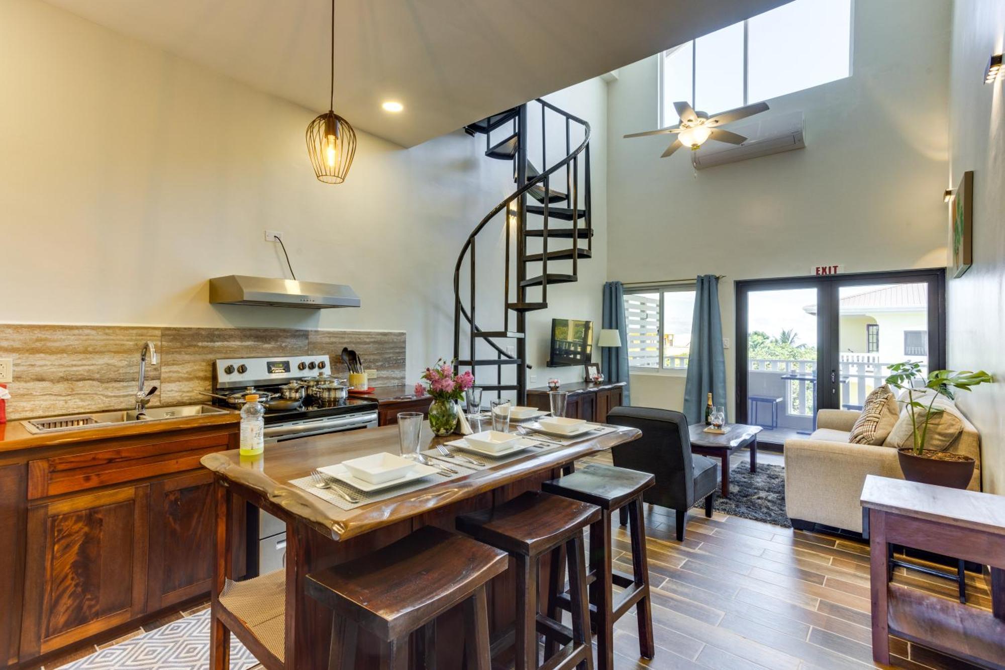 Louis' Apartments Placencia Экстерьер фото