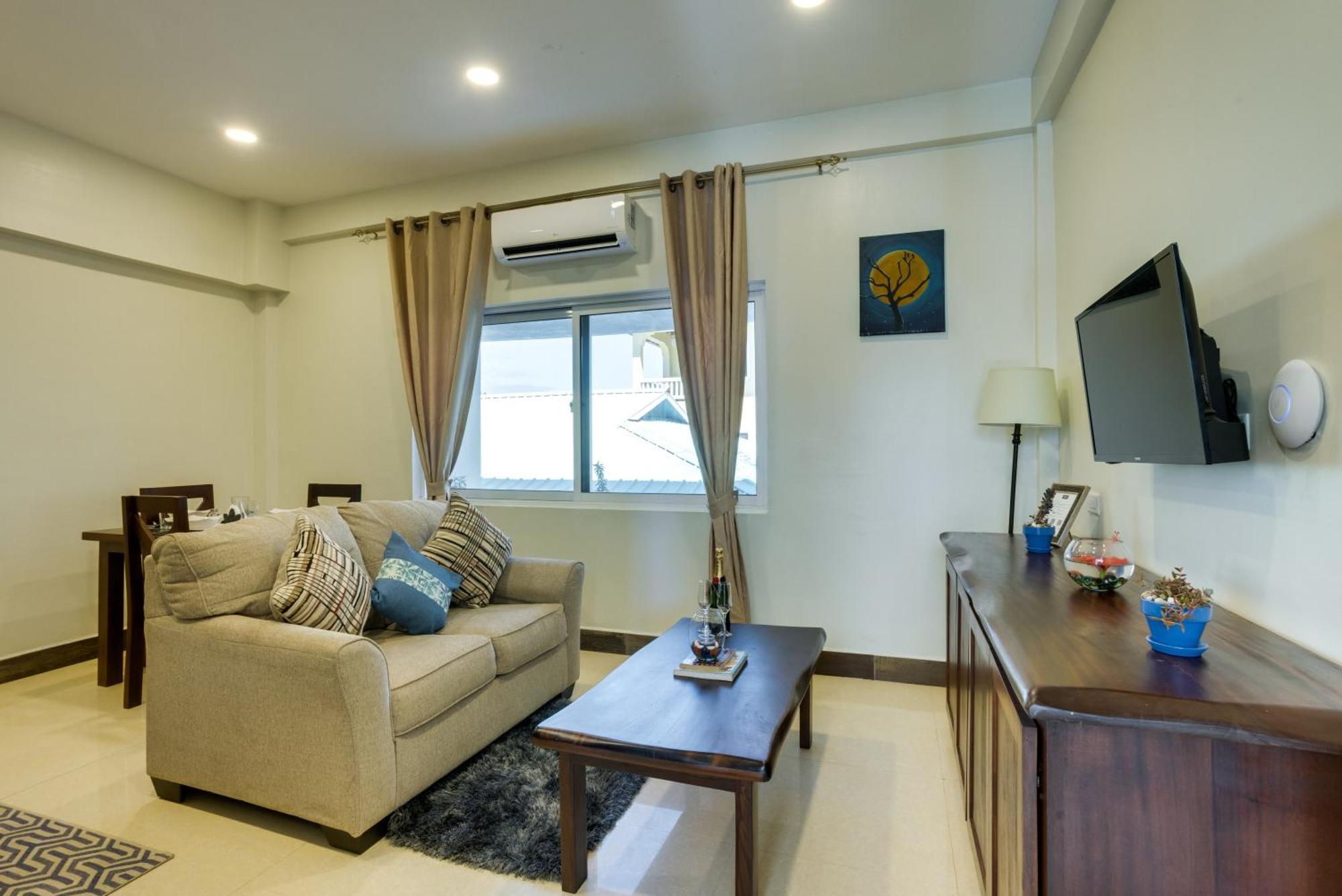 Louis' Apartments Placencia Экстерьер фото